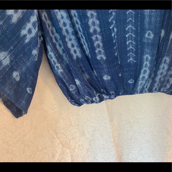 Foxy Love stitch rayon blouse. - Picture 3 of 6